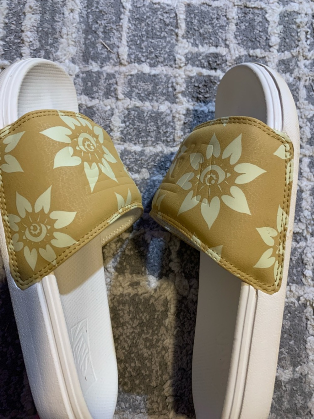 Vans - Picture 4 of 10